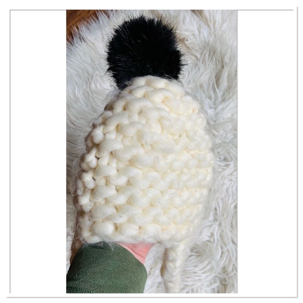 Silence + Noise Chunky Knit Pom Pom Beanie Ivory Black One Size - Picture 3 of 4